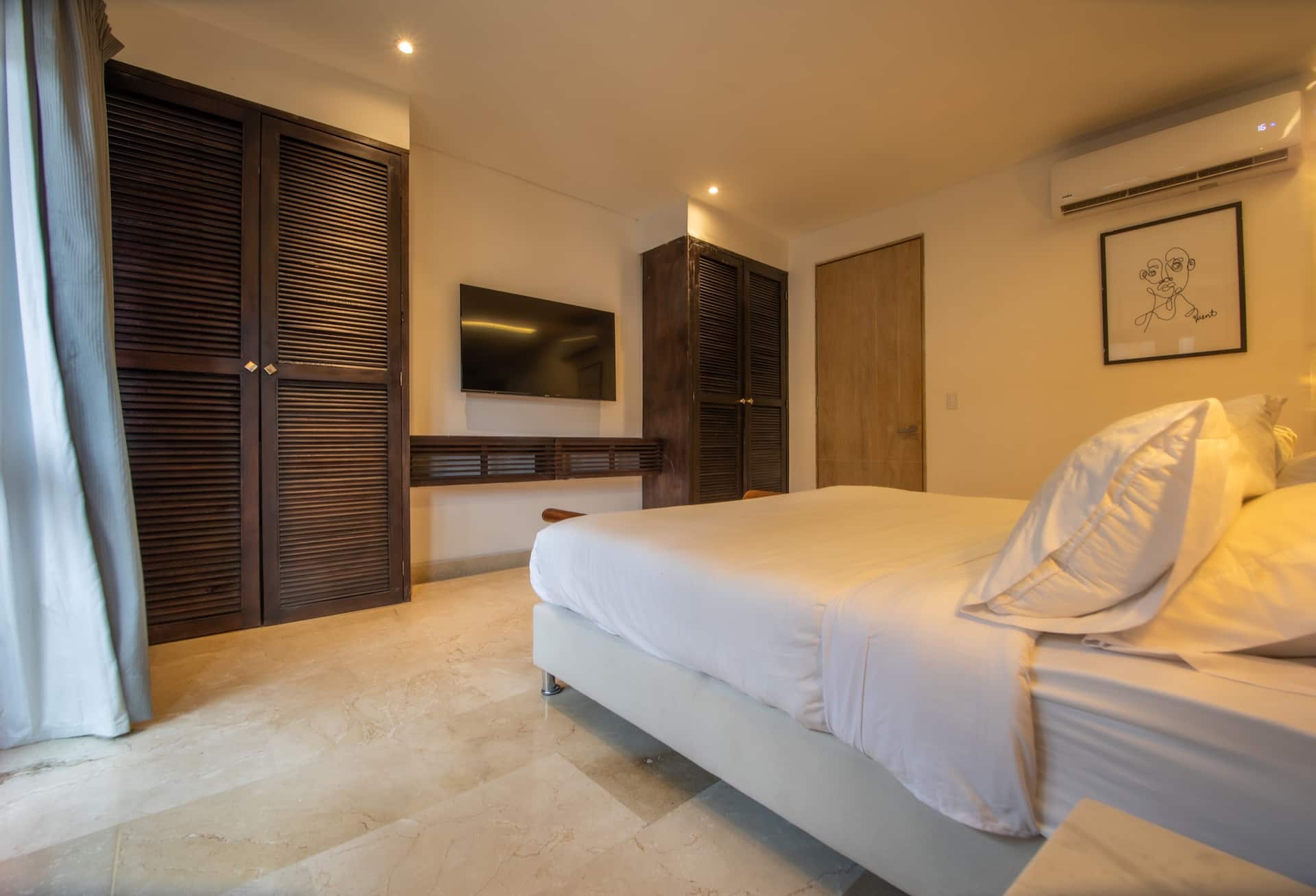 Modern 7 Bedroom Mansion in Old City Full Photo 18