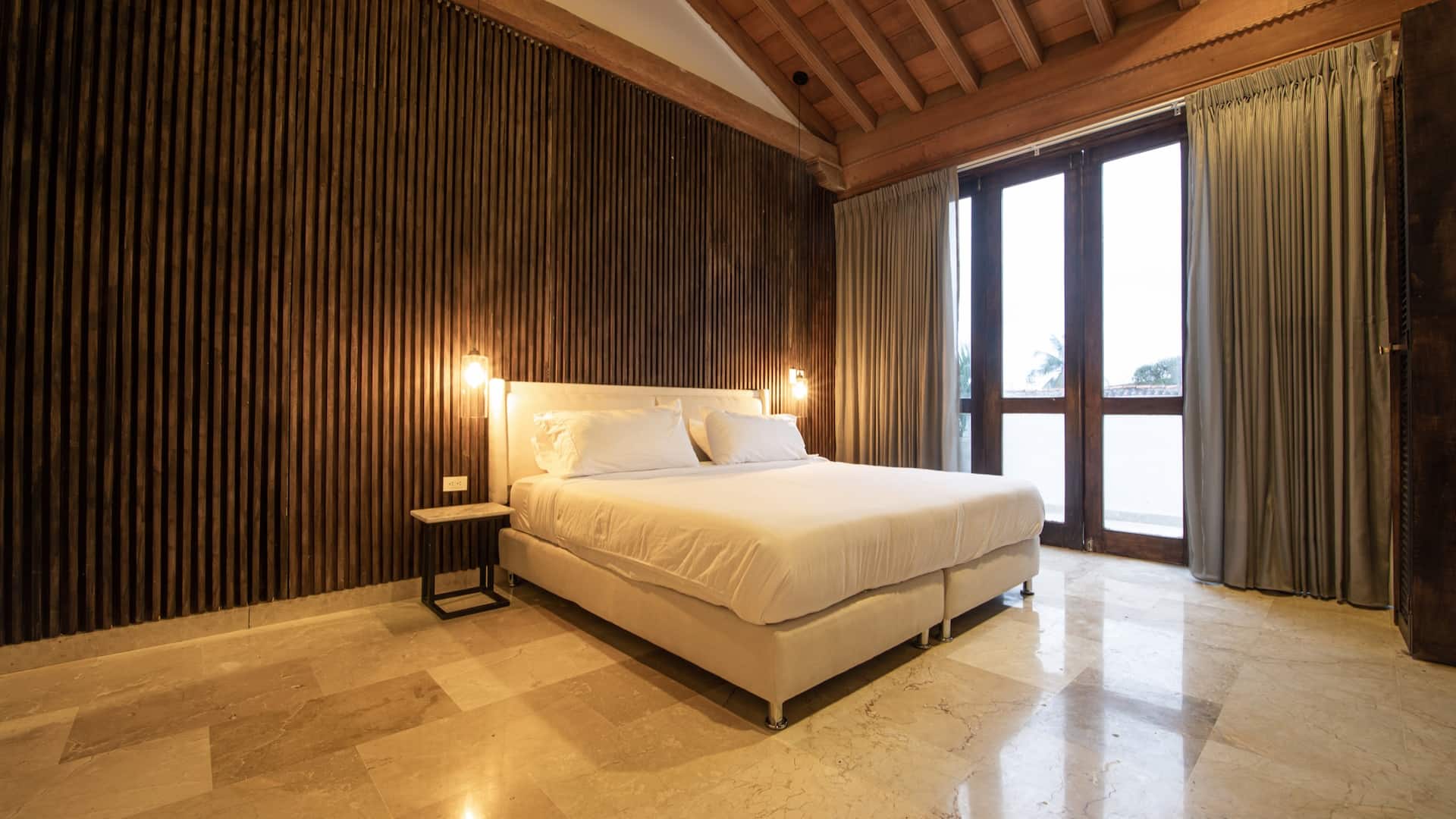 Modern 7 Bedroom Mansion in Old City Full Photo 19