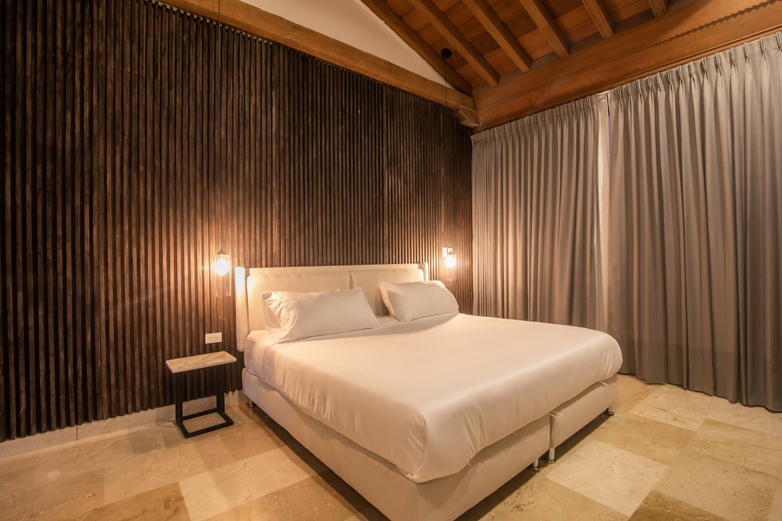 Modern 7 Bedroom Mansion in Old City Full Photo 20
