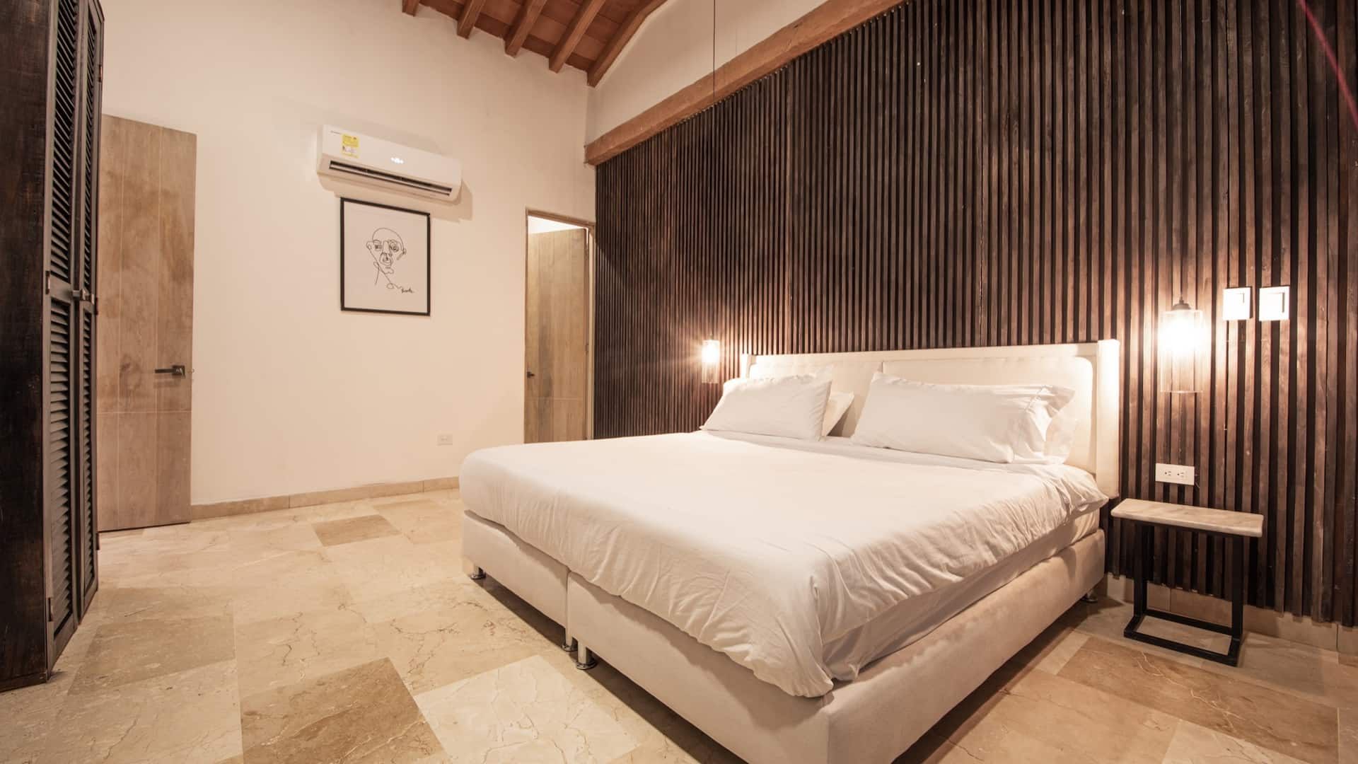 Modern 7 Bedroom Mansion in Old City Full Photo 21