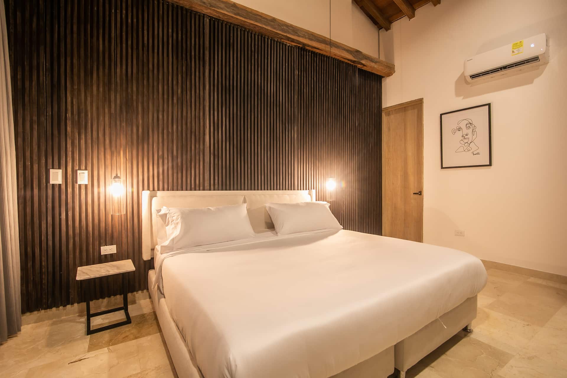 Modern 7 Bedroom Mansion in Old City Full Photo 22
