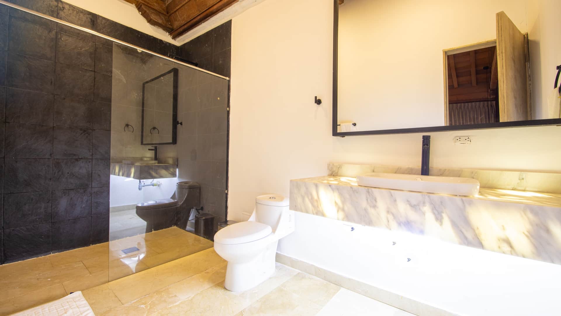 Modern 7 Bedroom Mansion in Old City Full Photo 23