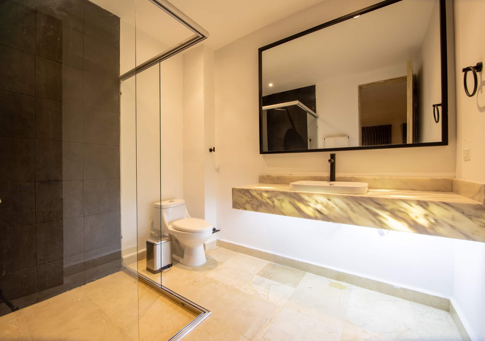 Modern 7 Bedroom Mansion in Old City Full Photo 24