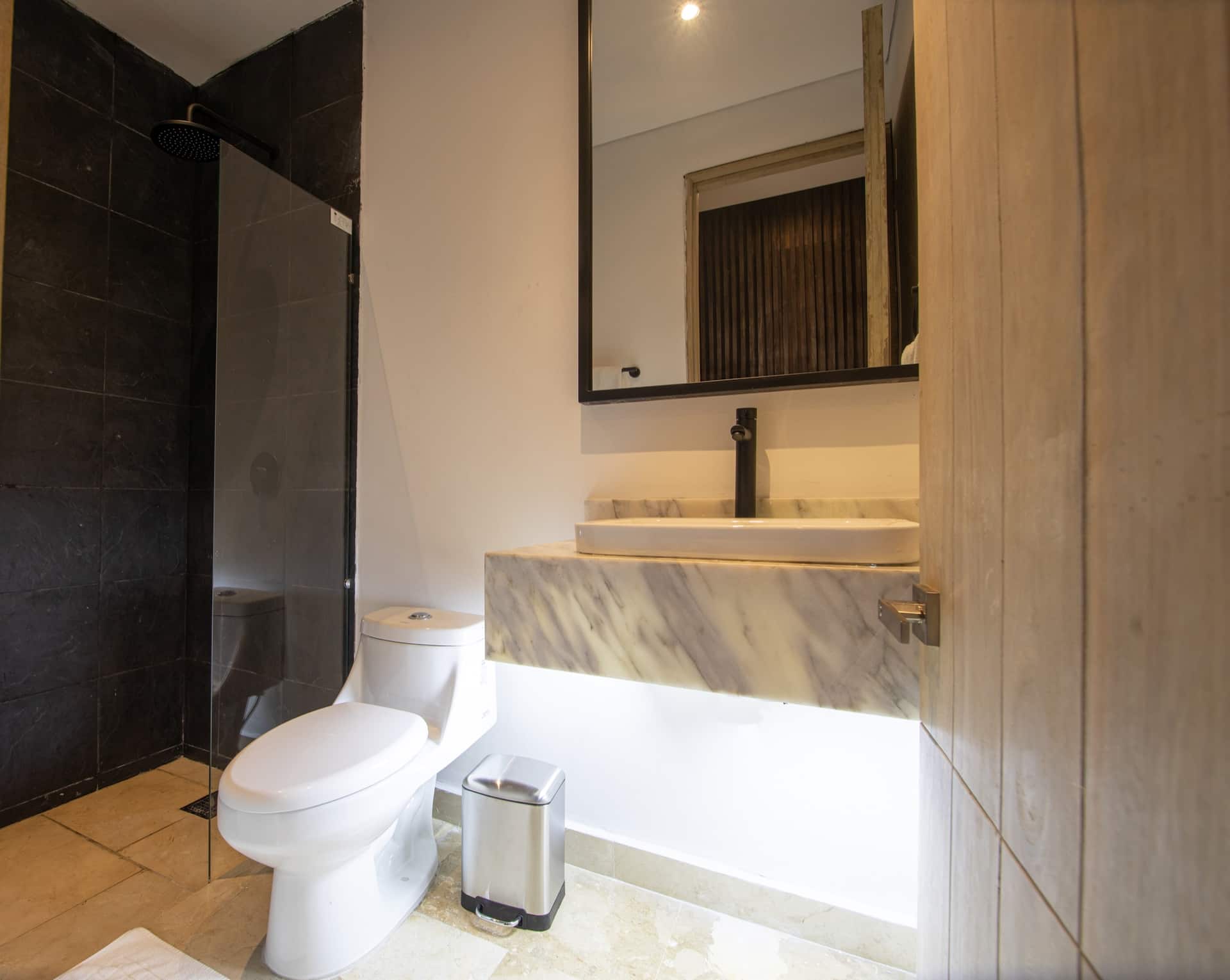 Modern 7 Bedroom Mansion in Old City Full Photo 28
