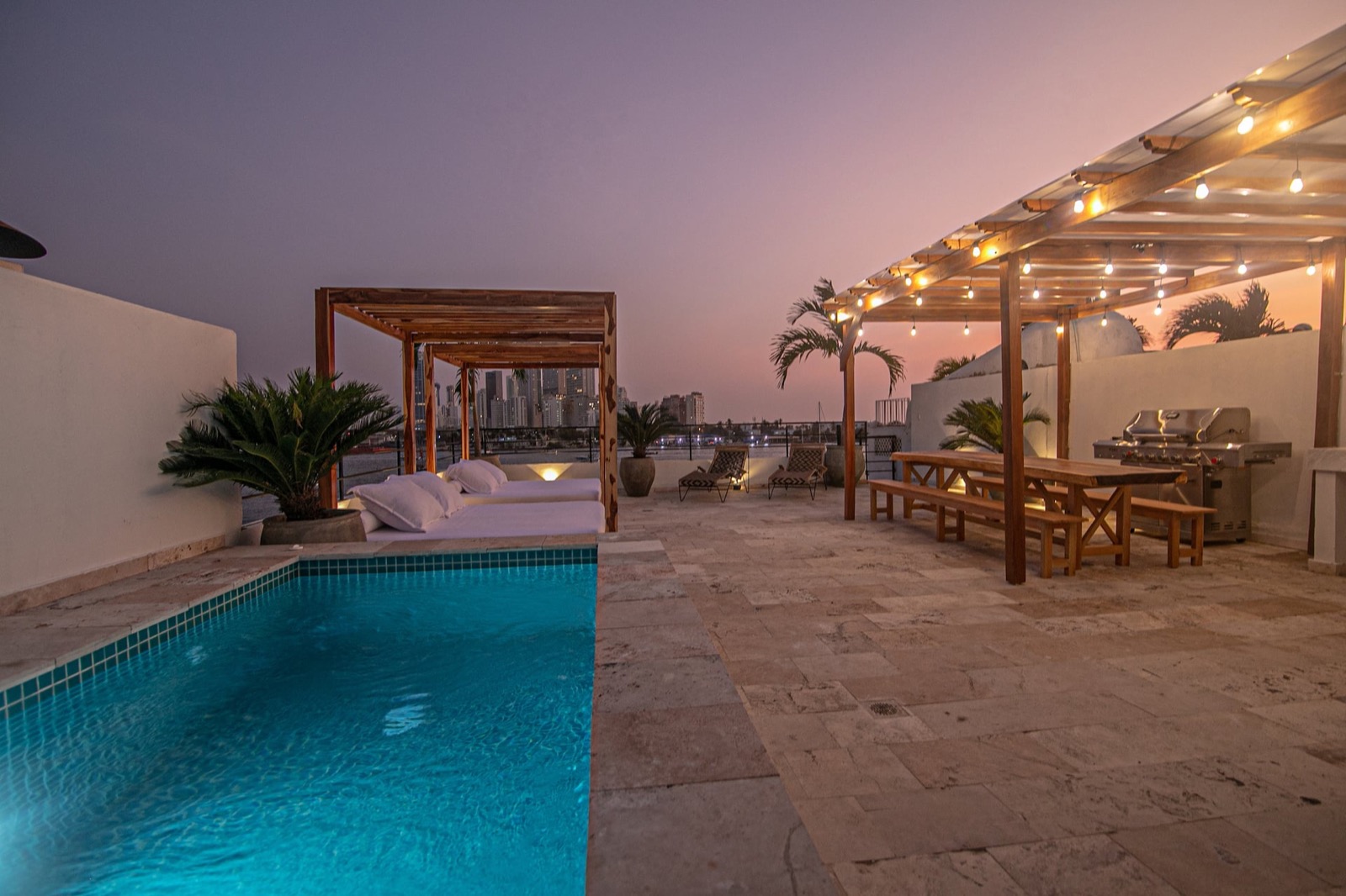 Modern 7 Bedroom Mansion in Old City Full Photo 32