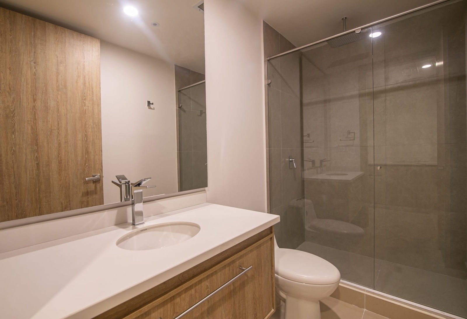 Metro Suites 501 - Spacious Apartment with Private Balcony in BG Full Photo 7