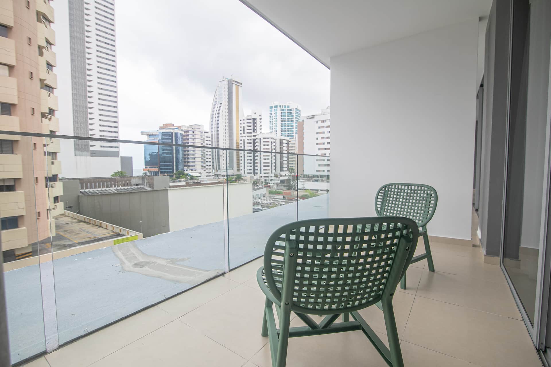 Metro Suites 502 - Luxury Apartment with Private Balcony in BG Full Photo 6