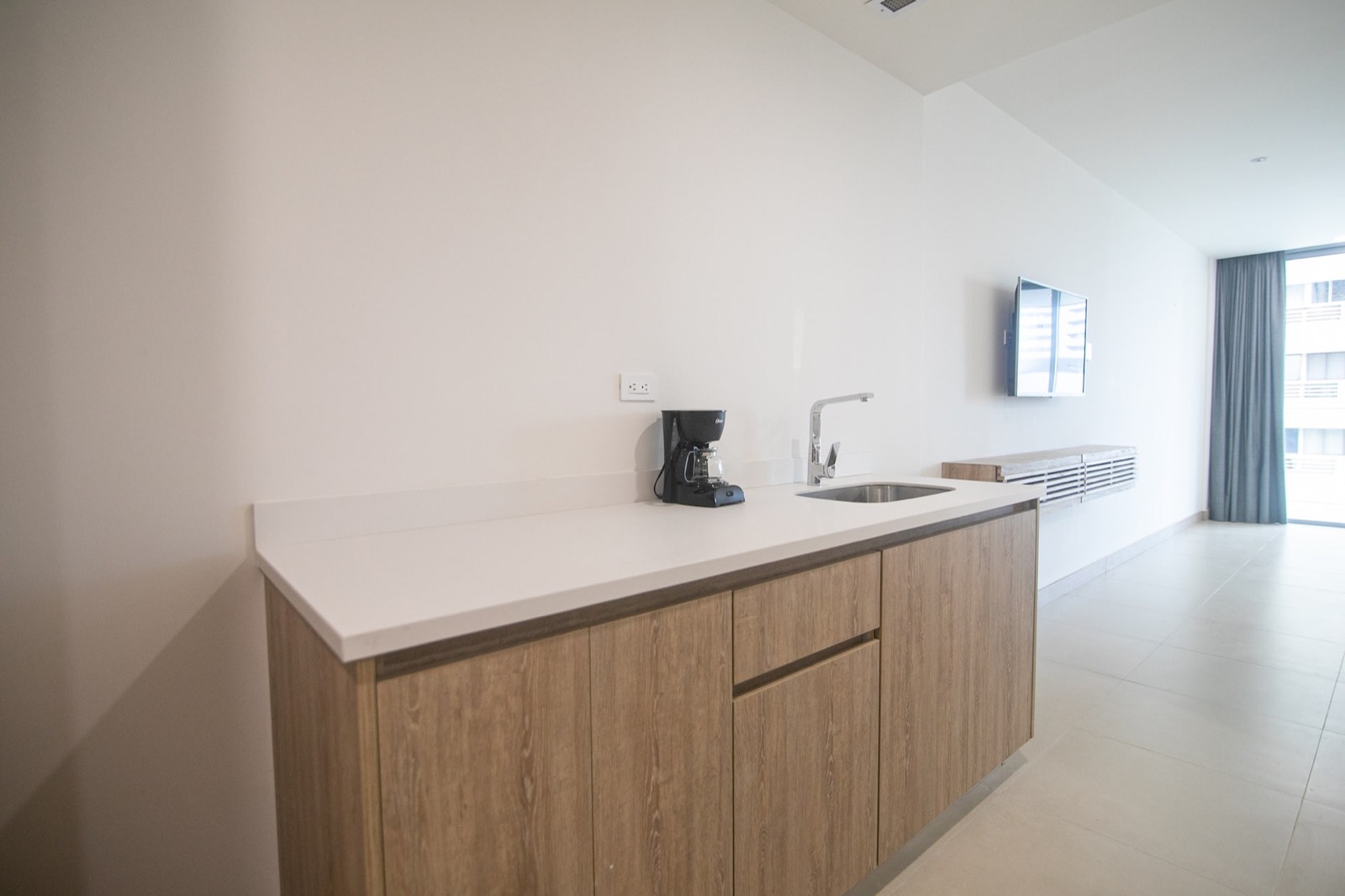 Metro Suites 502 - Luxury Apartment with Private Balcony in BG Full Photo 9