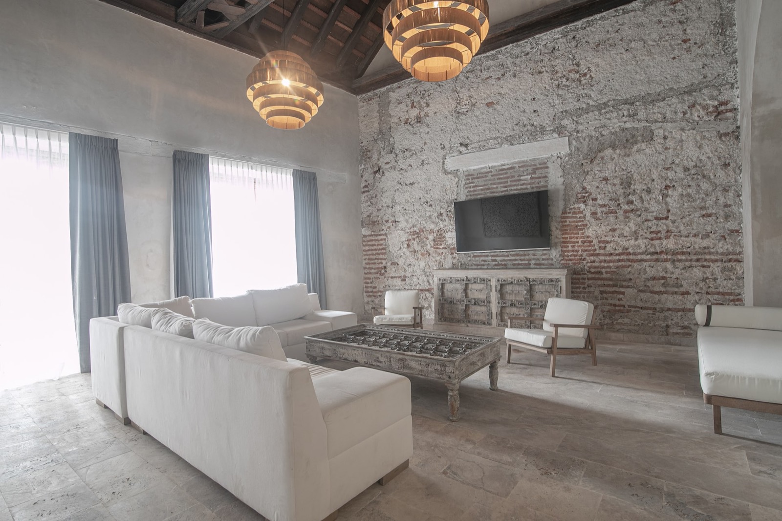 Luxury 8 Bedroom Mansion in Old City Best Location