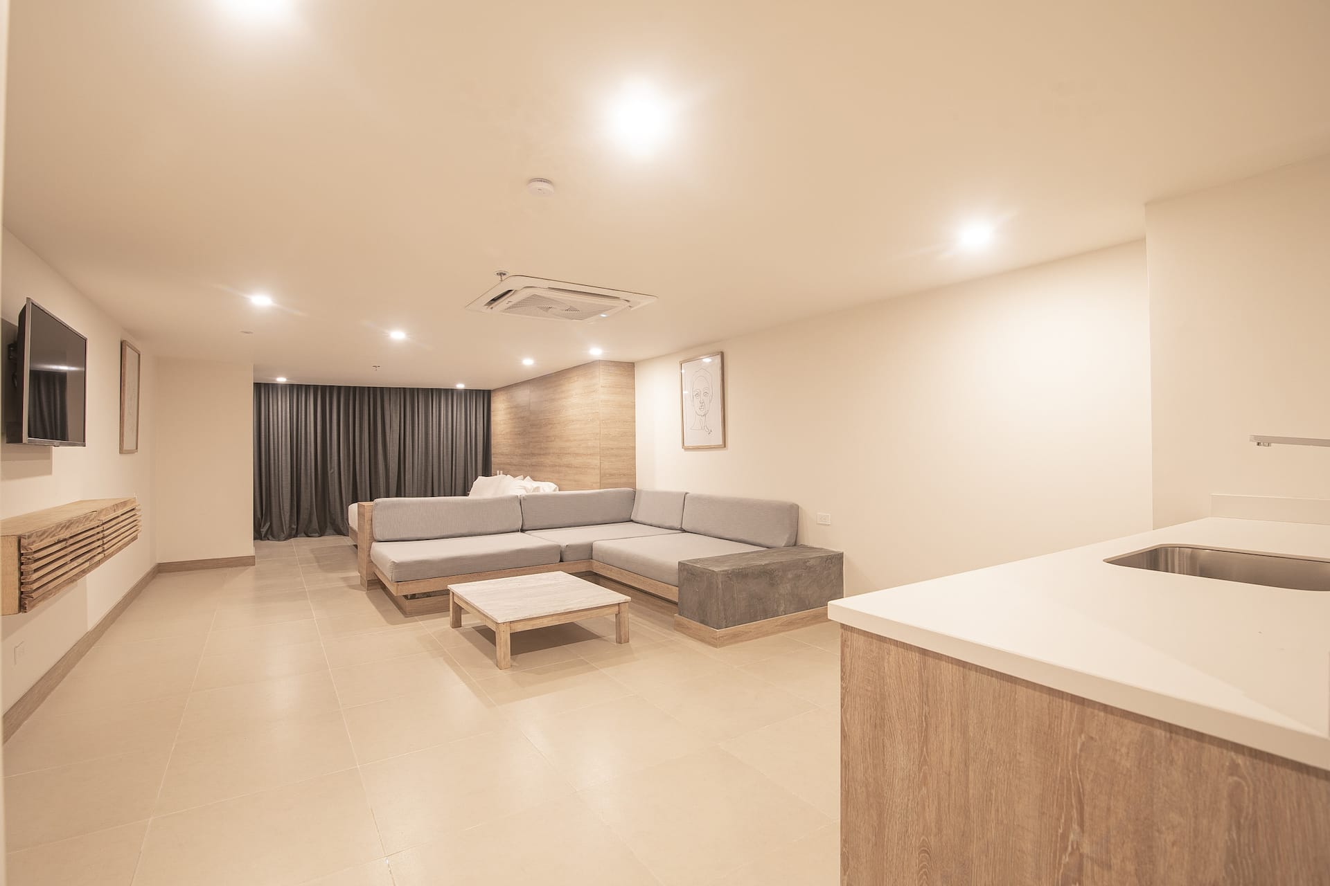 Metro Suites 207 - Modern and Spacious Apartment Best Location in BG Photo 4