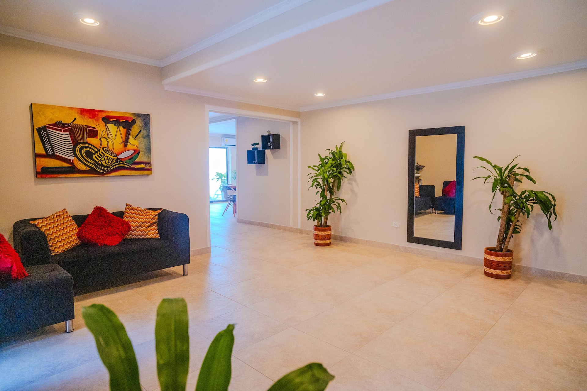 Omega House 8BR Luxury Villa w/Pool & 2 Jacuzzis Full Photo 10