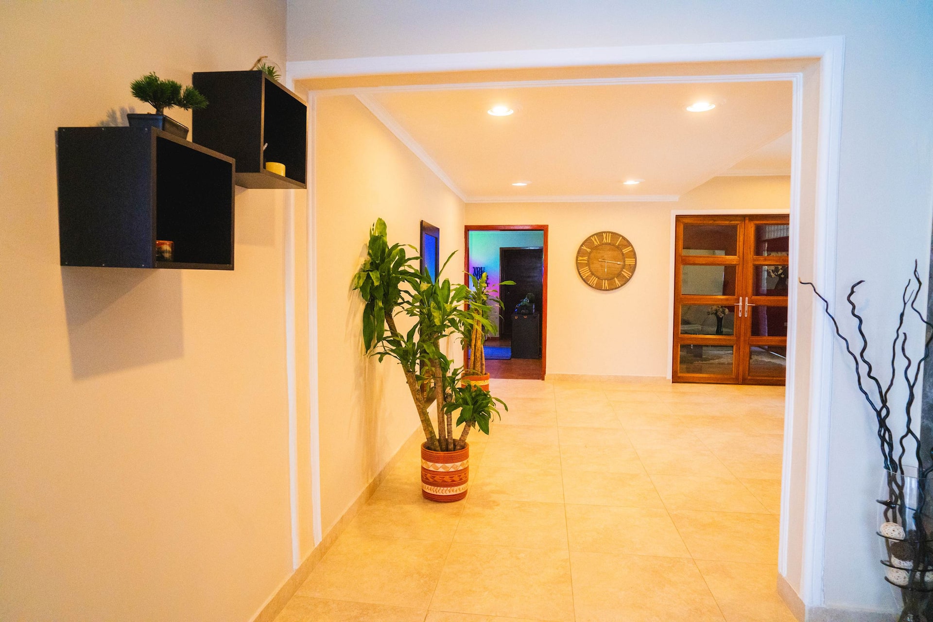 Omega House 8BR Luxury Villa w/Pool & 2 Jacuzzis Full Photo 11