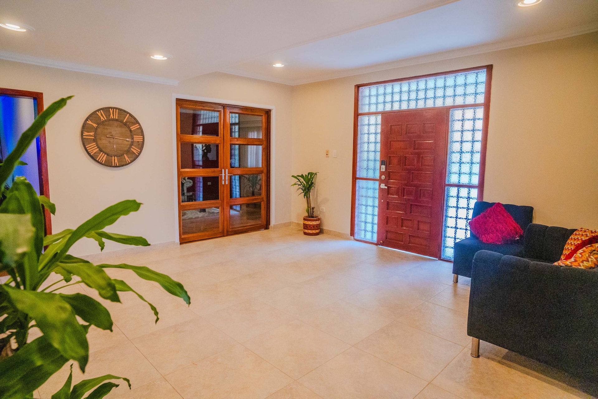 Omega House 8BR Luxury Villa w/Pool & 2 Jacuzzis Full Photo 17