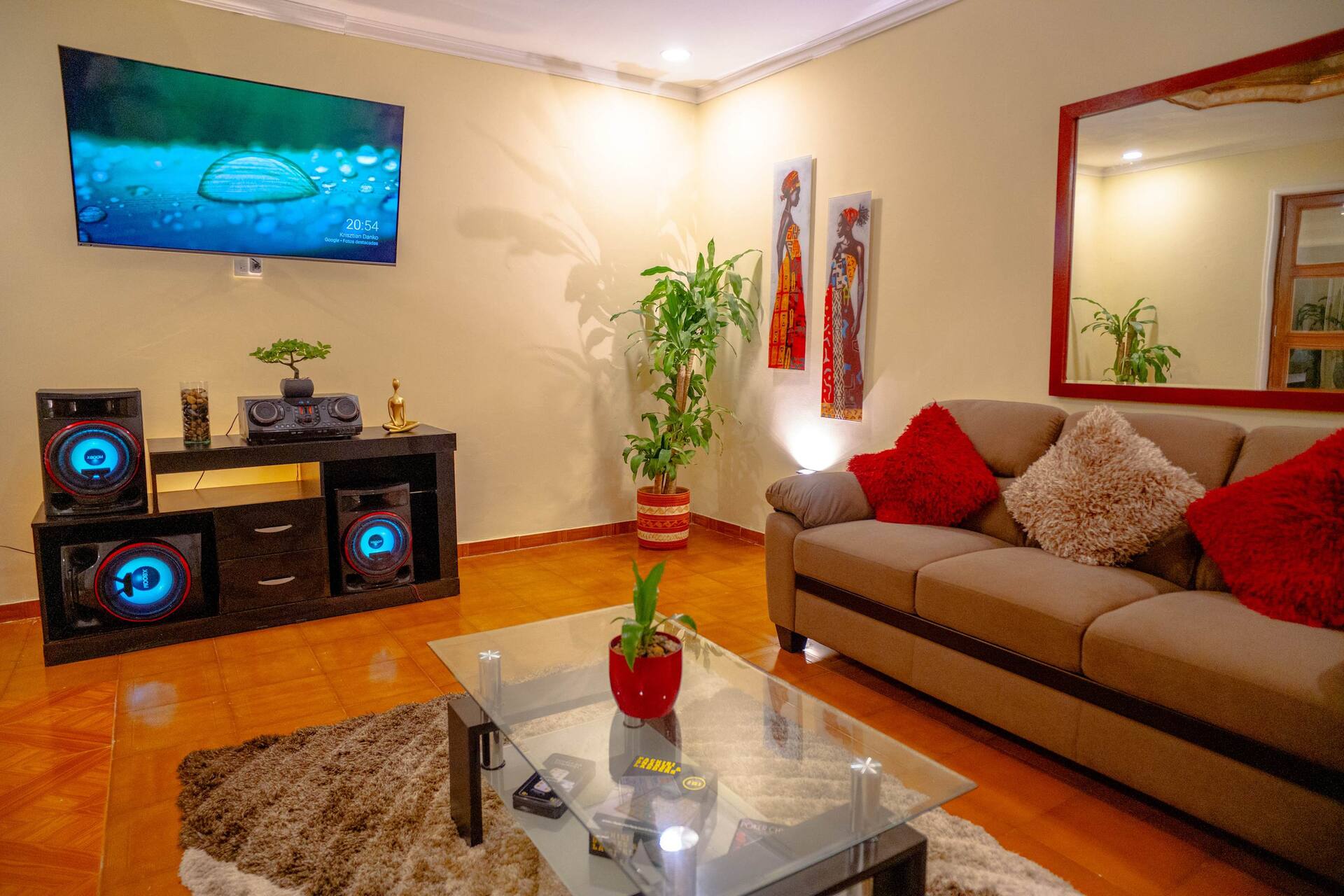 Omega House 8BR Luxury Villa w/Pool & 2 Jacuzzis Full Photo 45