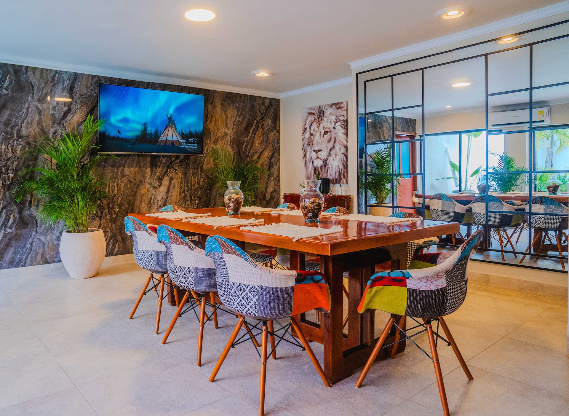 Omega House 8BR Luxury Villa w/Pool & 2 Jacuzzis Full Photo 50